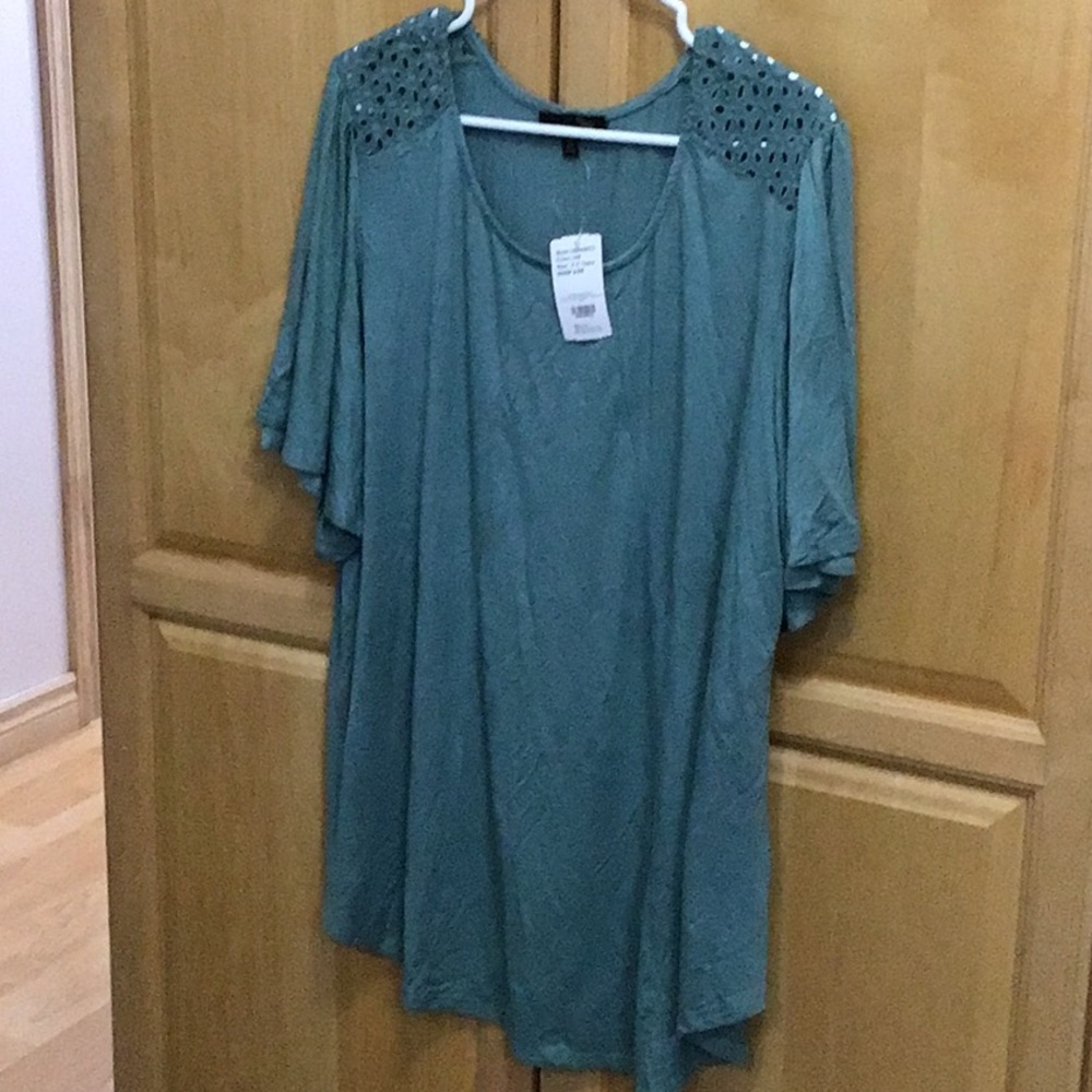 NWT Ladies 2X Shirt